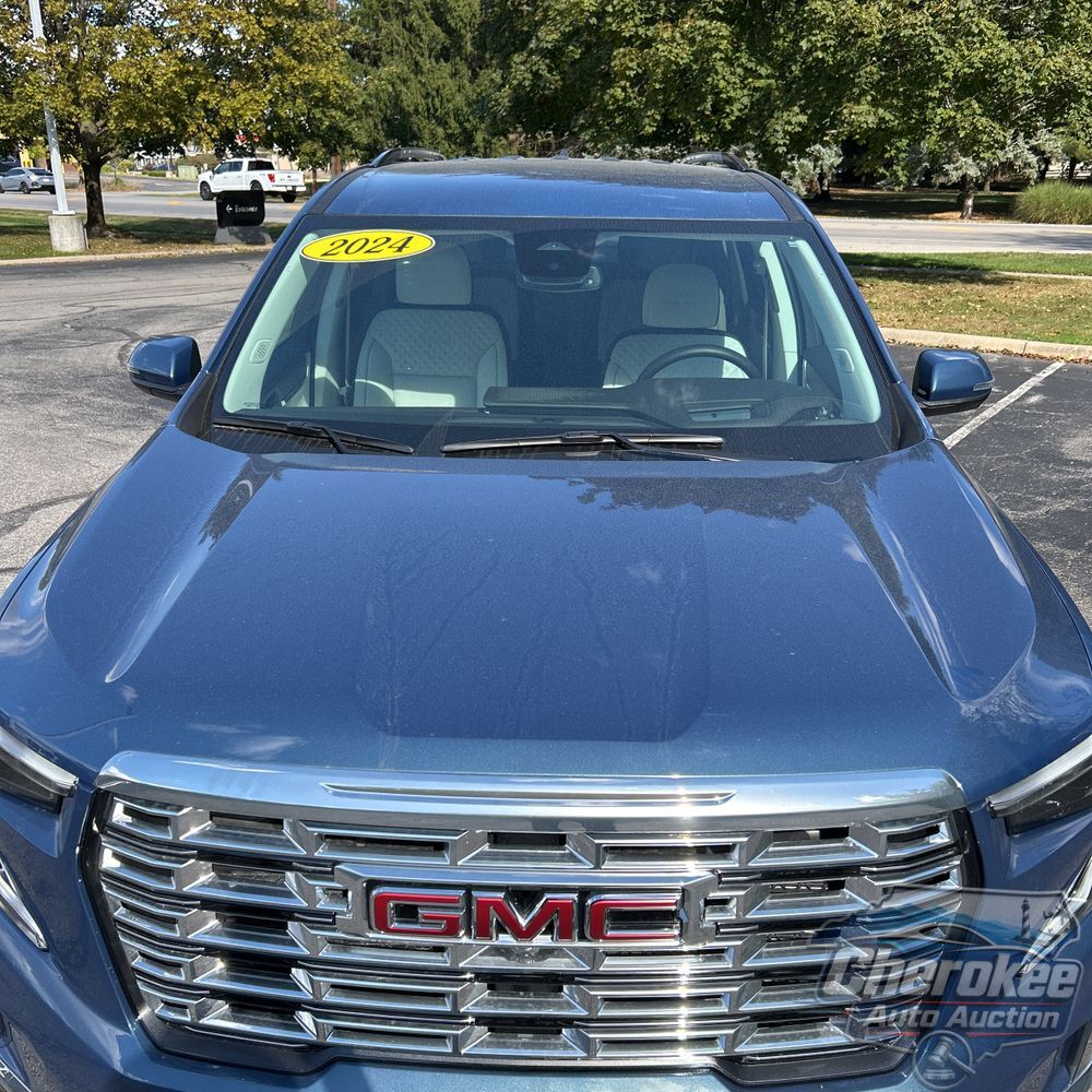 2024 GMC Acadia Denali
