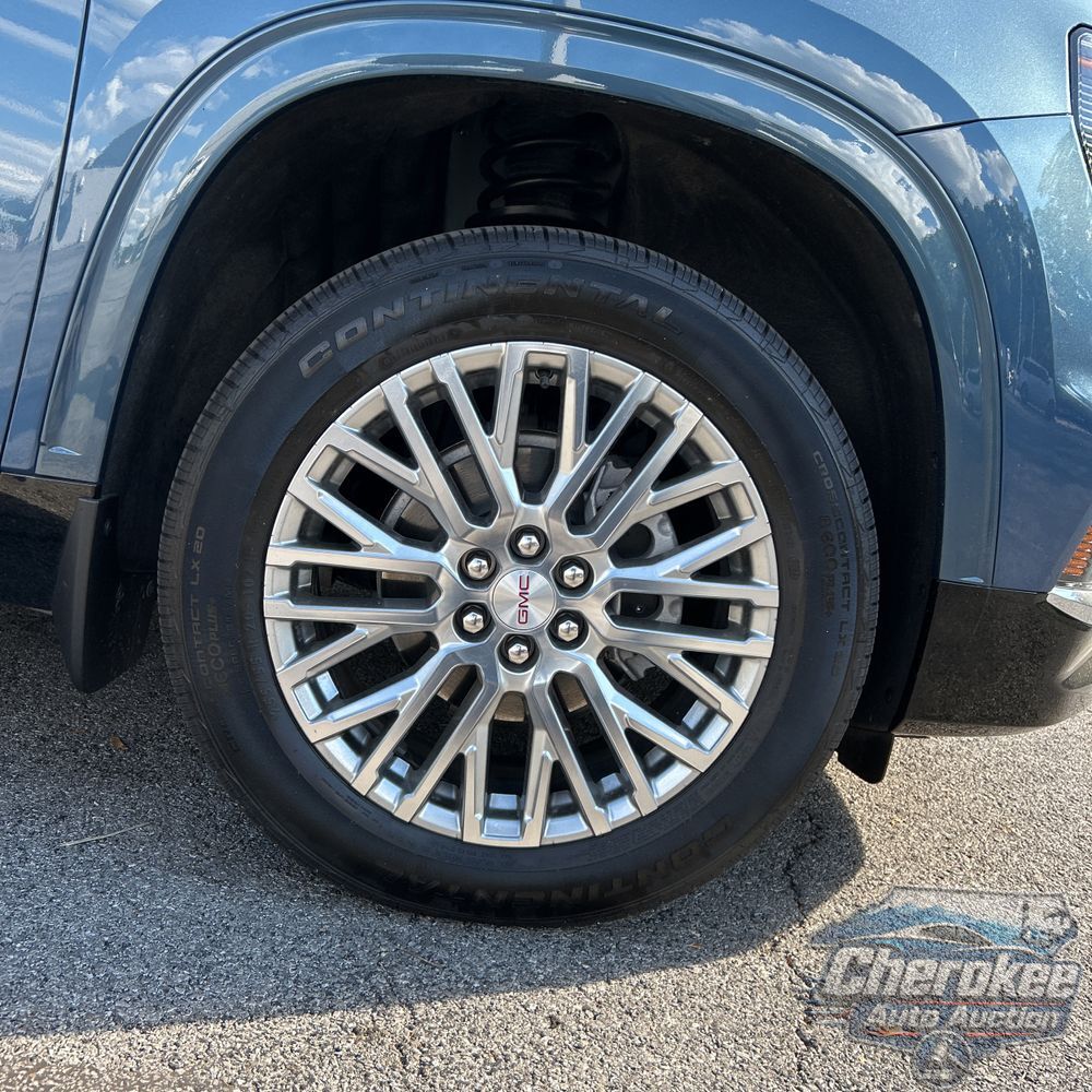 2024 GMC Acadia Denali