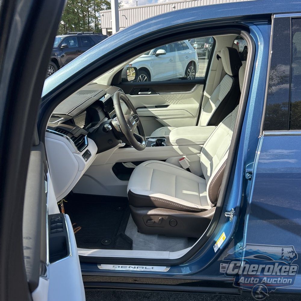 2024 GMC Acadia Denali