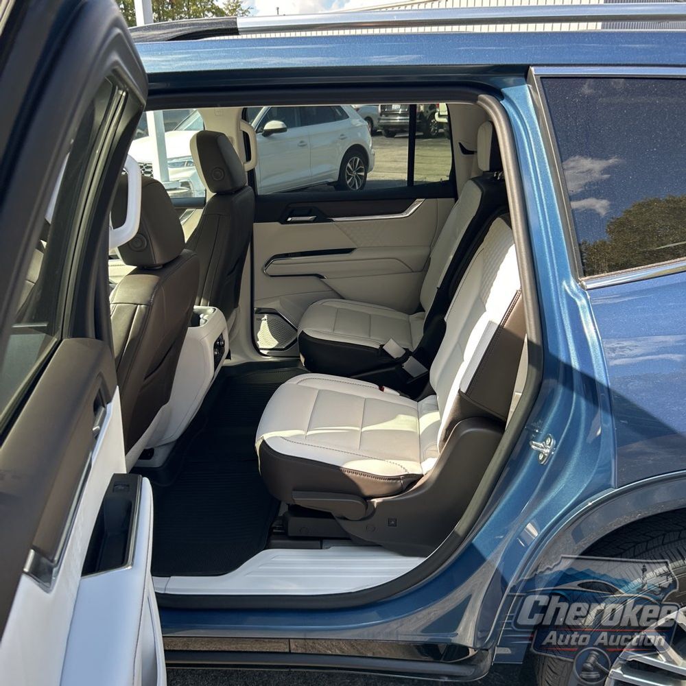 2024 GMC Acadia Denali
