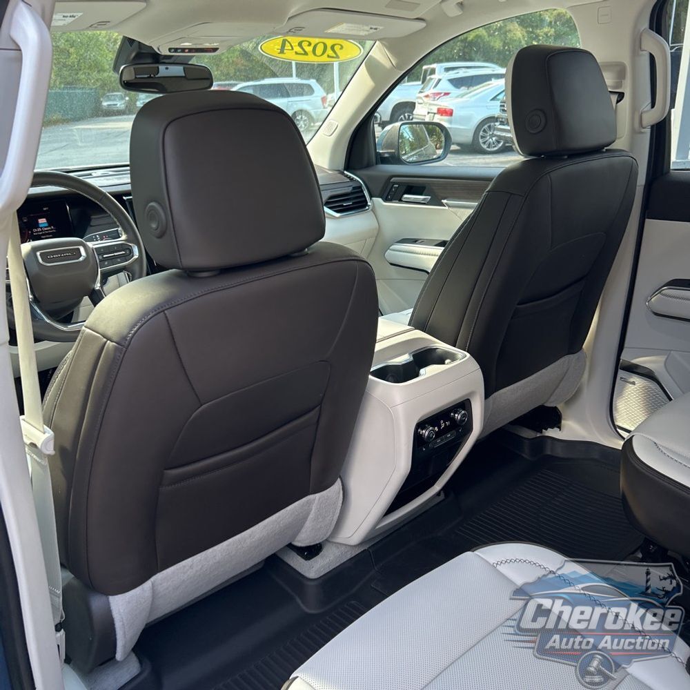2024 GMC Acadia Denali