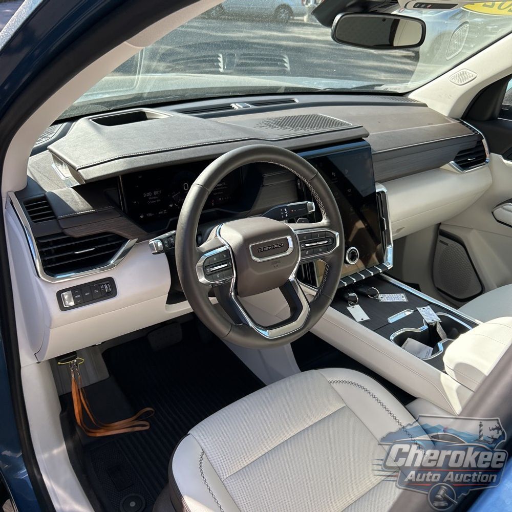 2024 GMC Acadia Denali