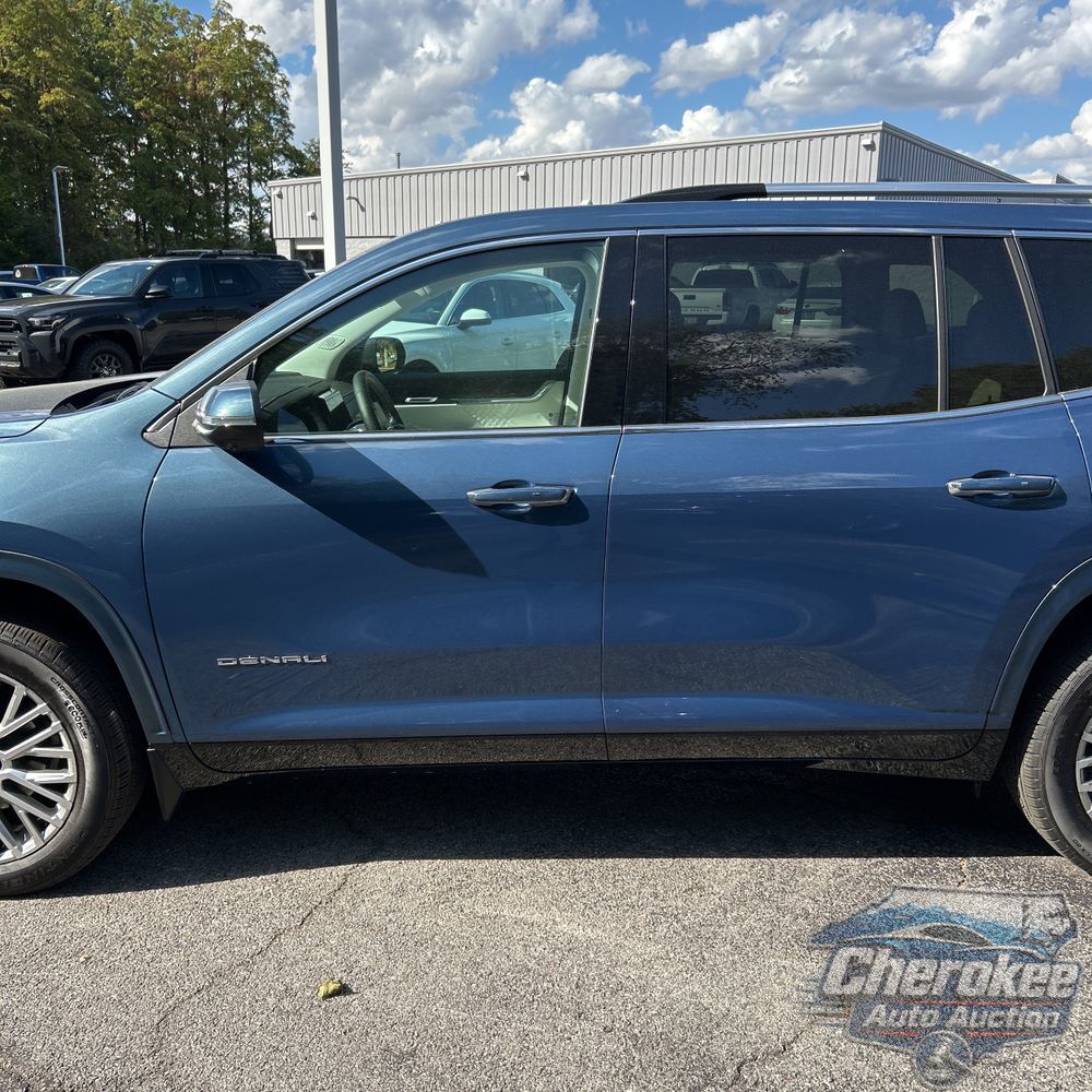 2024 GMC Acadia Denali