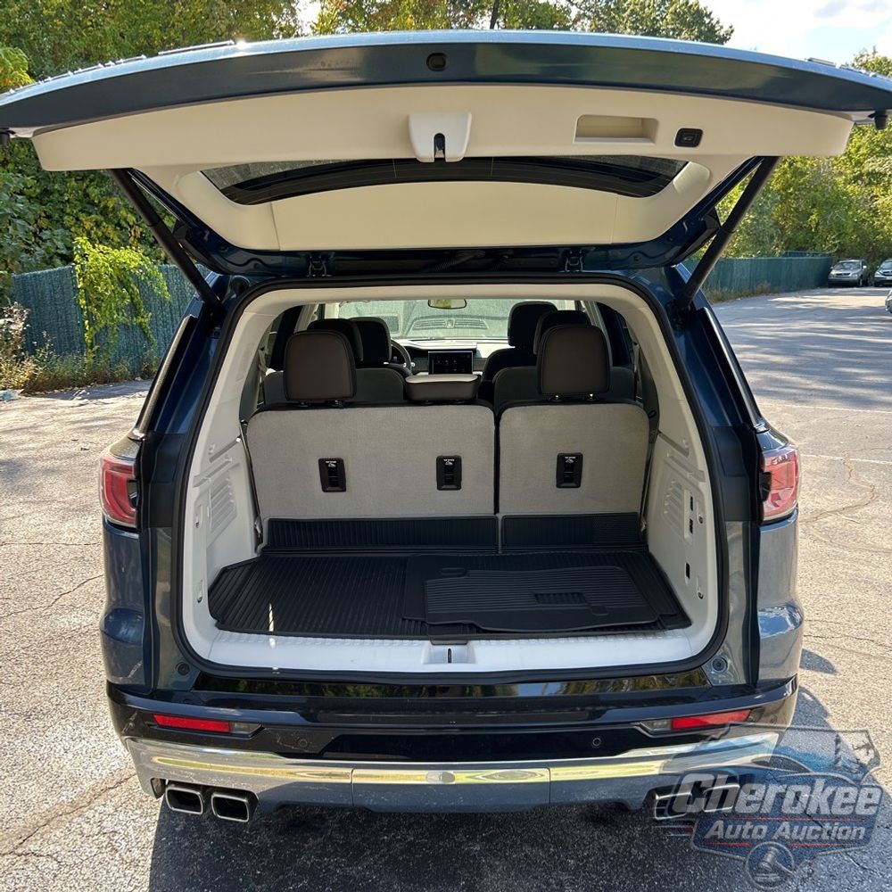 2024 GMC Acadia Denali