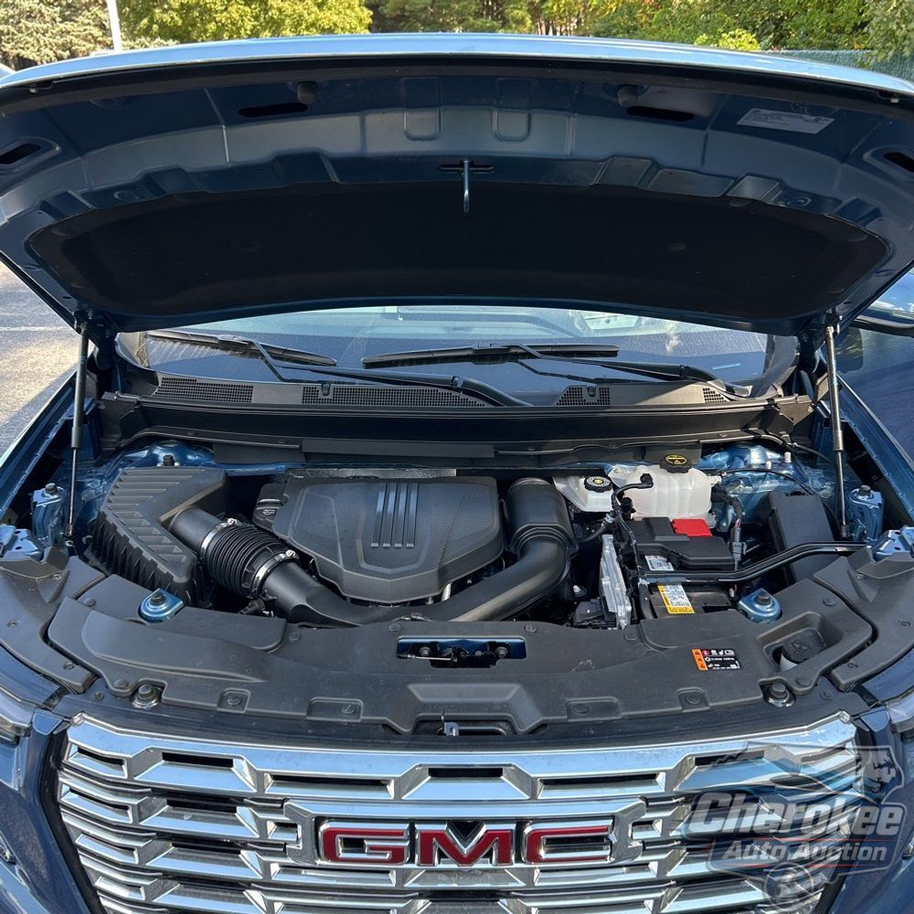 2024 GMC Acadia Denali
