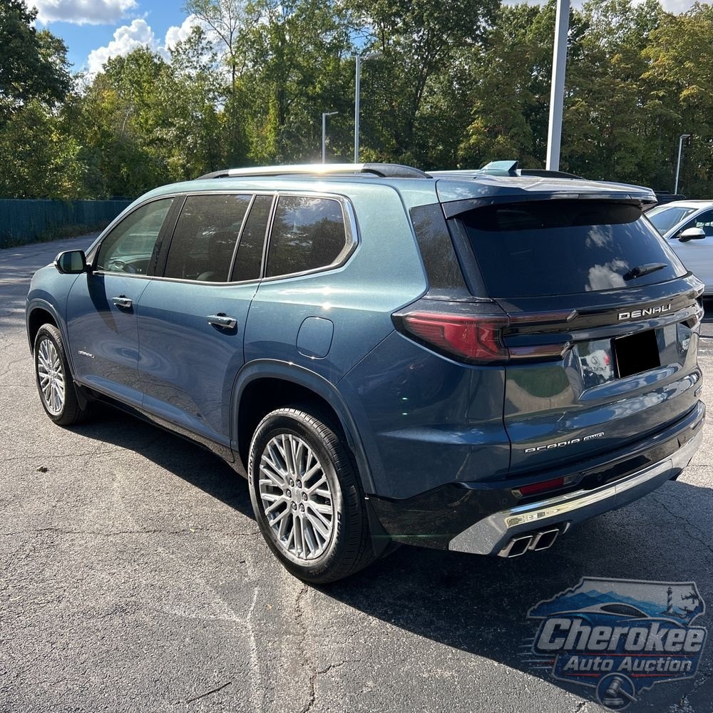 2024 GMC Acadia Denali