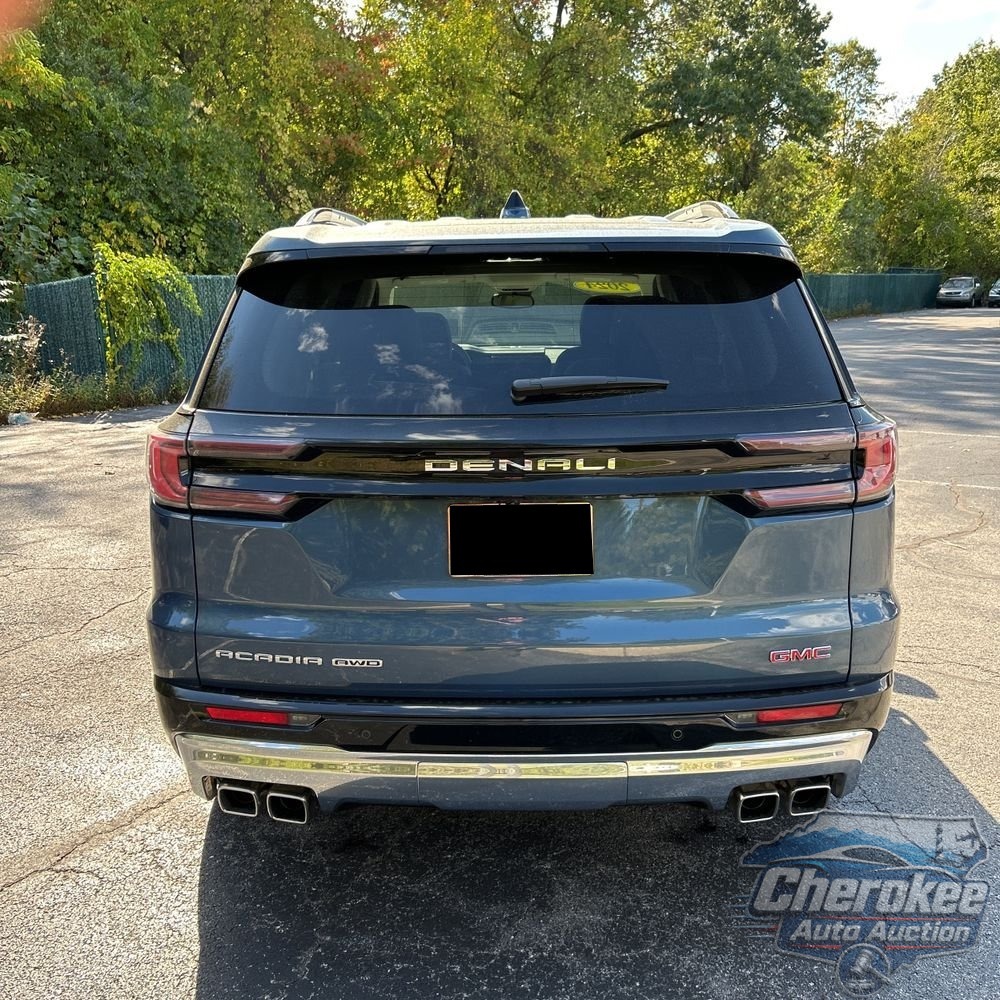 2024 GMC Acadia Denali