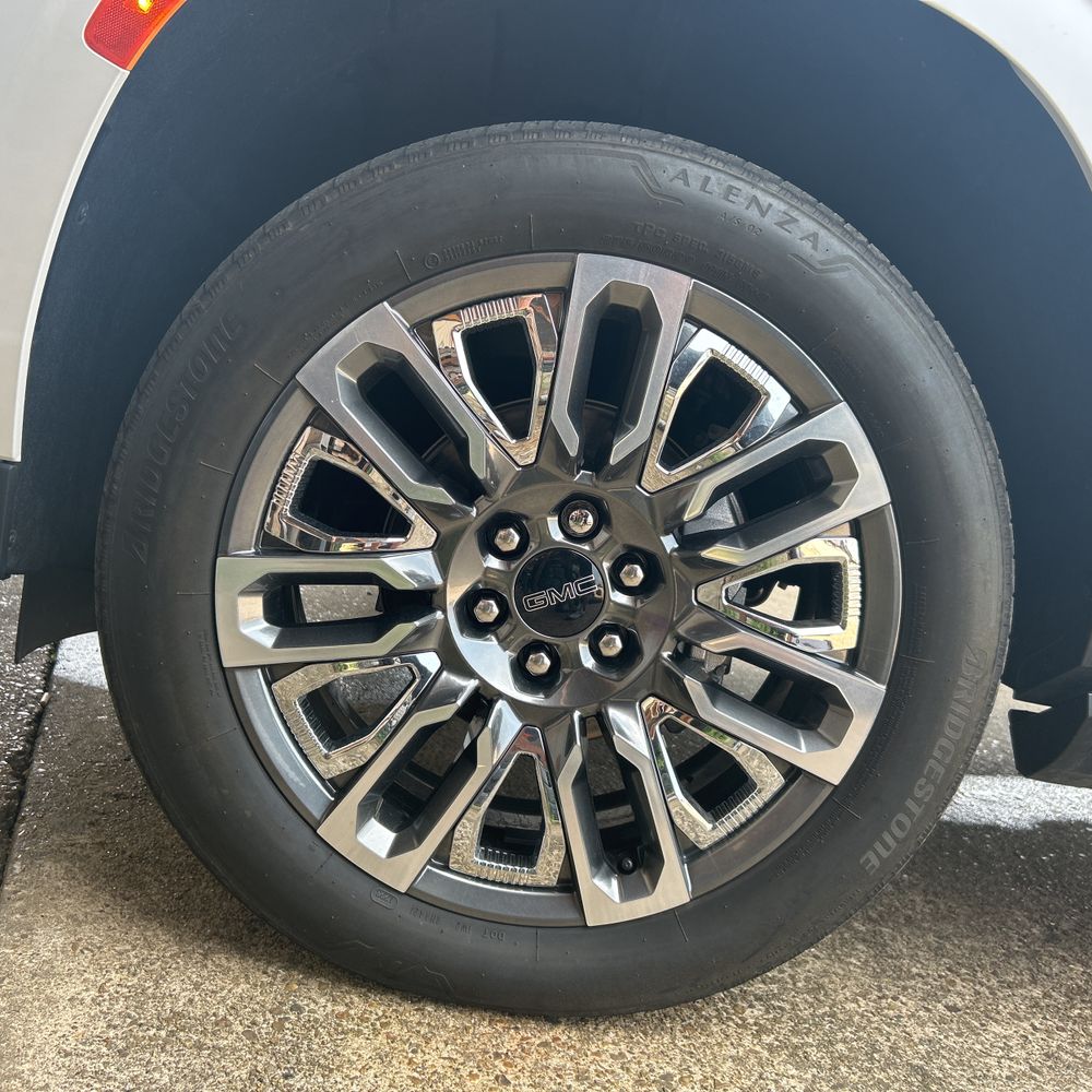 2023 GMC Yukon XL Denali Ultimate