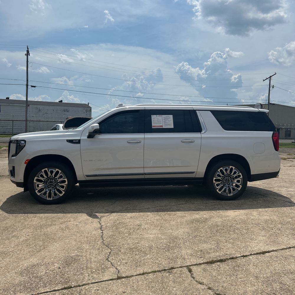 2023 GMC Yukon XL Denali Ultimate