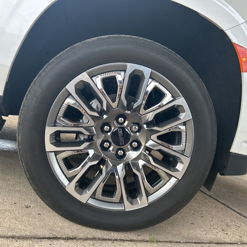 2023 GMC Yukon XL Denali Ultimate