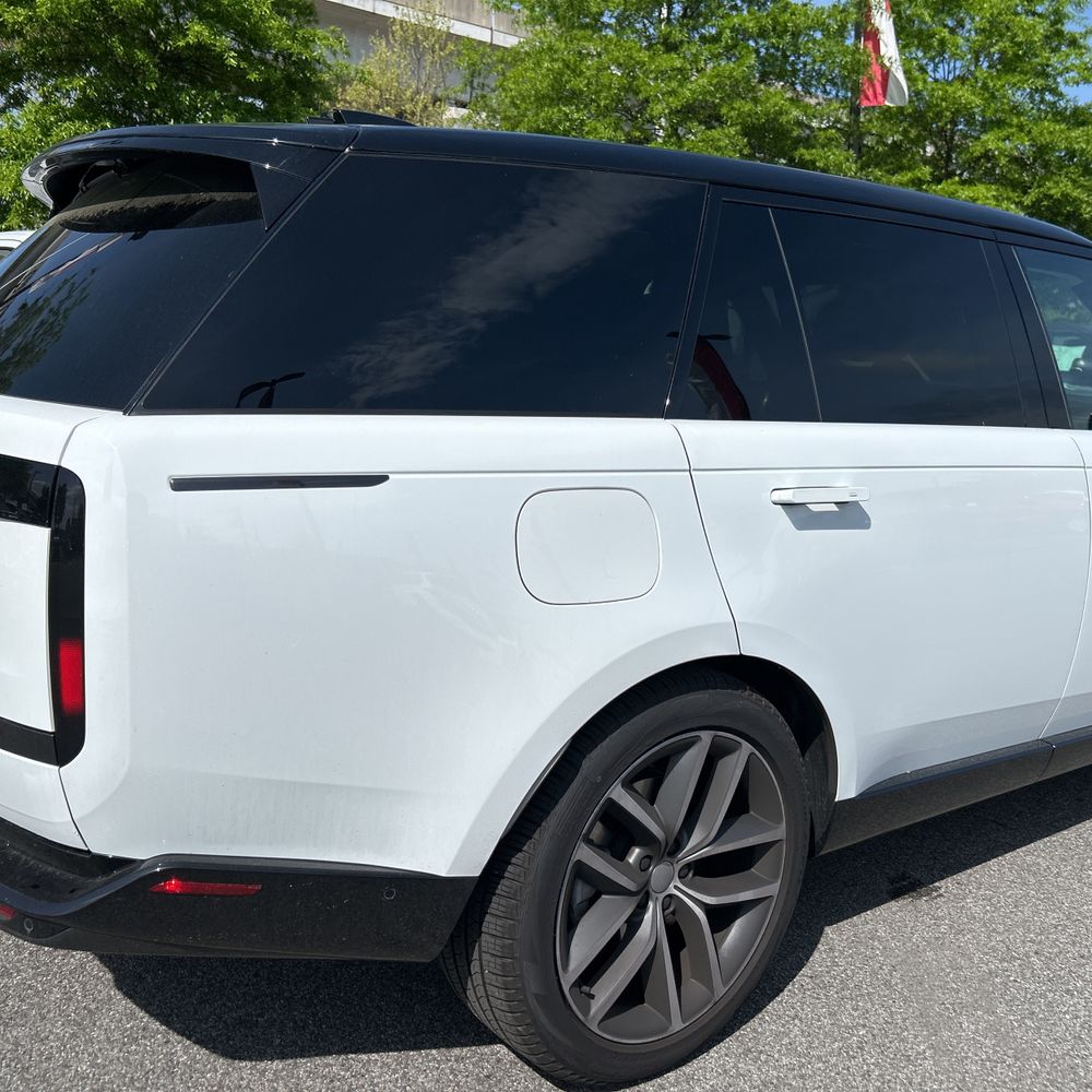 2025 Land Rover Range Rover P400 SE LWB