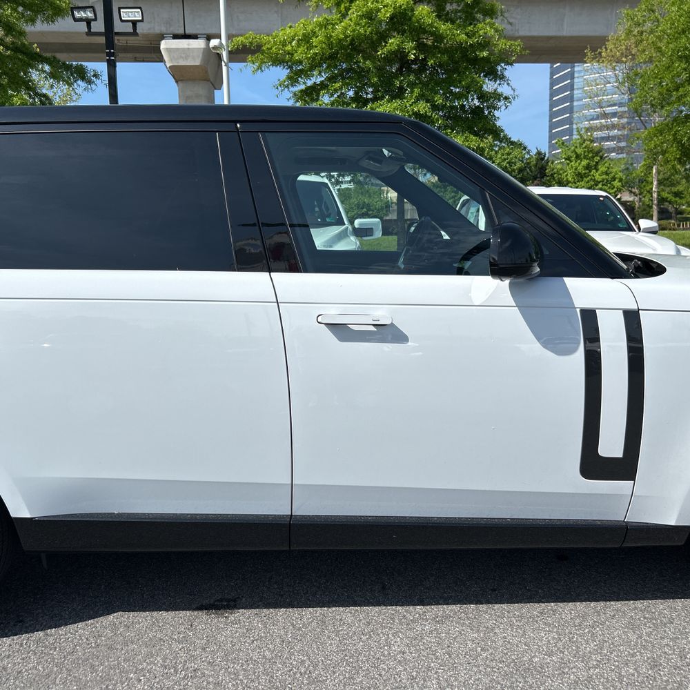 2025 Land Rover Range Rover P400 SE LWB