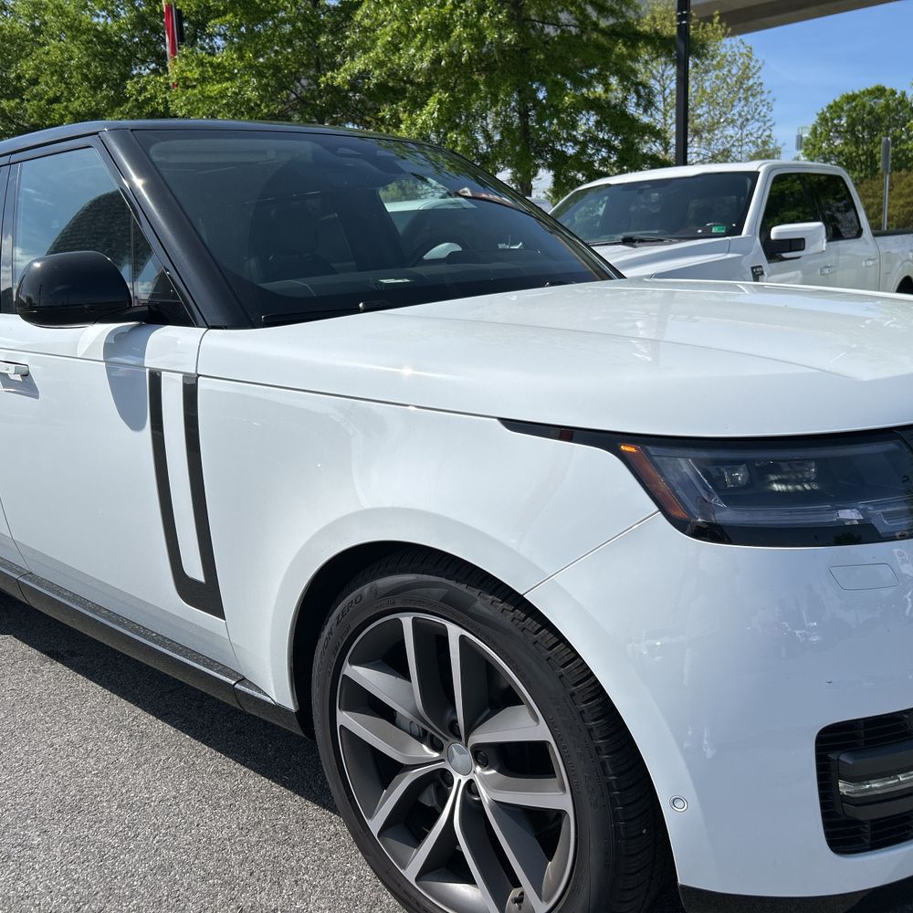 2025 Land Rover Range Rover P400 SE LWB