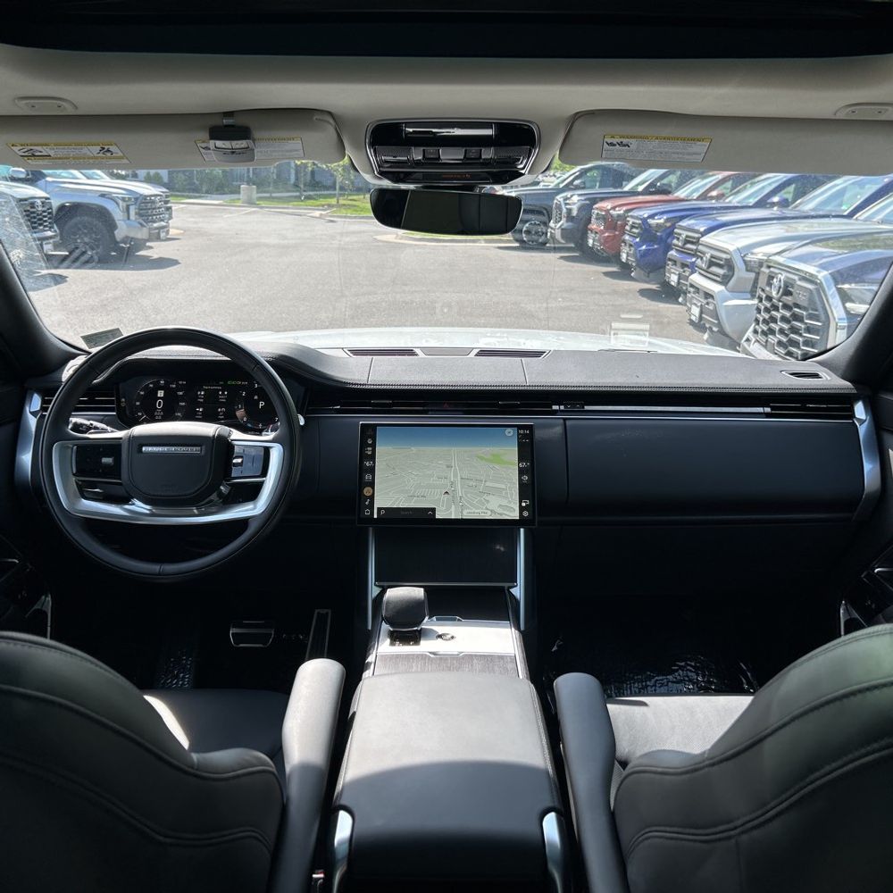2025 Land Rover Range Rover P400 SE LWB