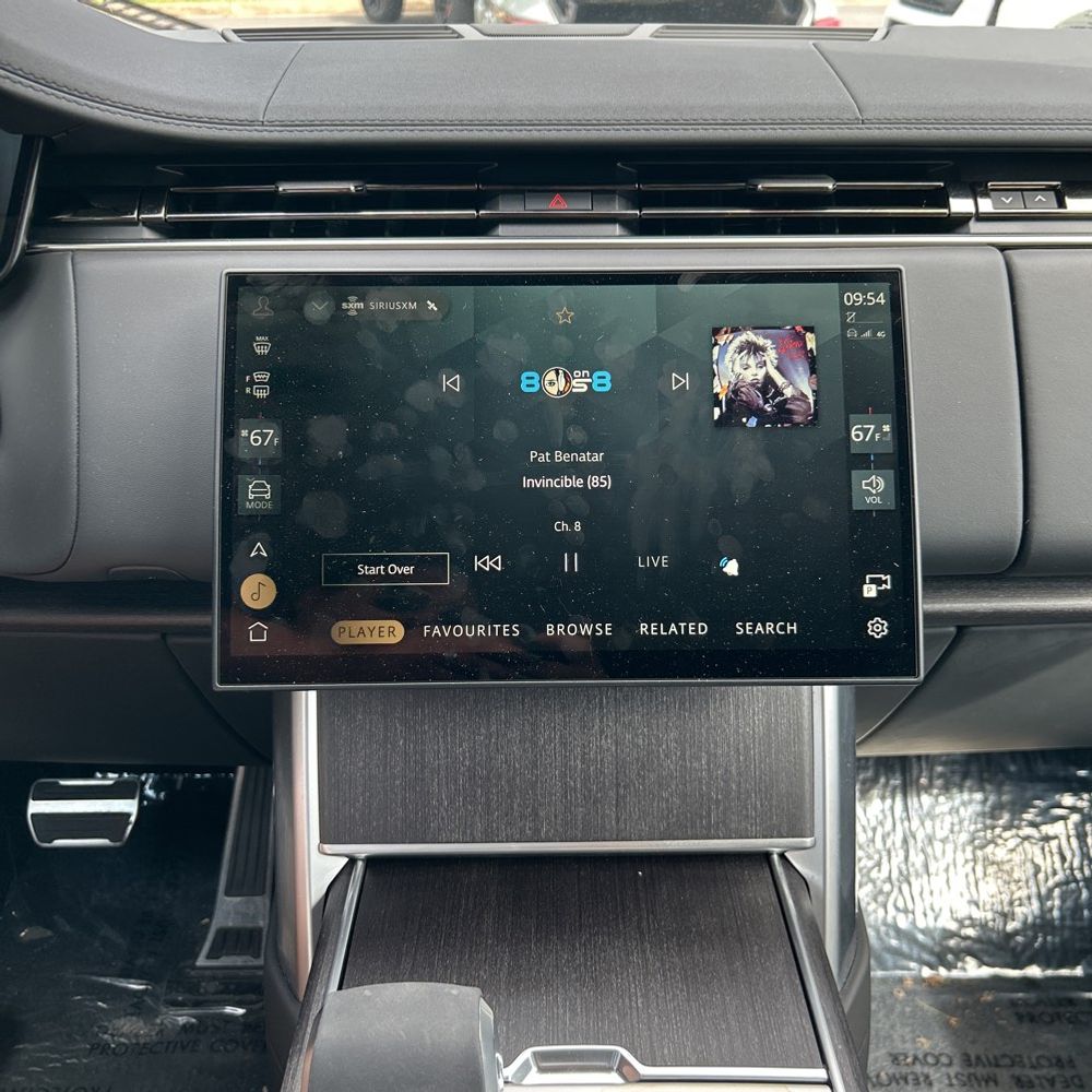2025 Land Rover Range Rover P400 SE LWB