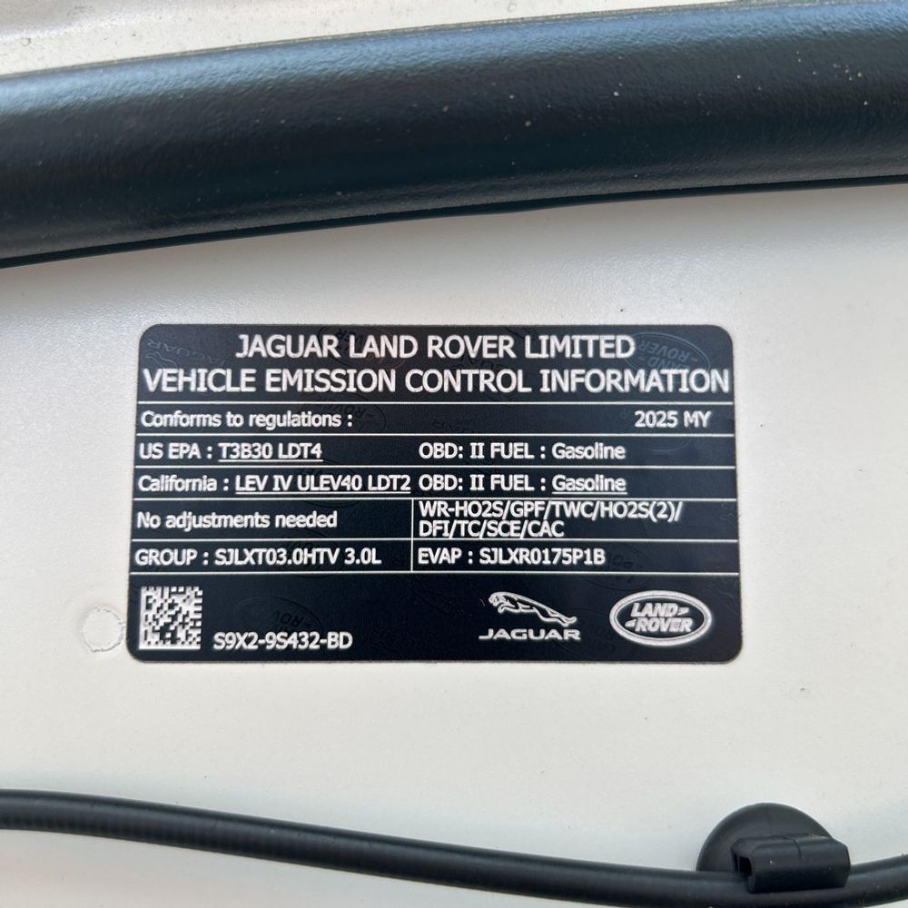 2025 Land Rover Range Rover P400 SE LWB