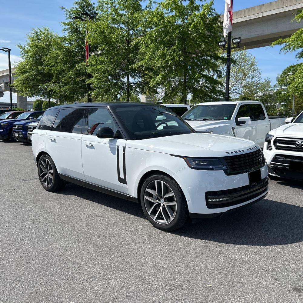 2025 Land Rover Range Rover P400 SE LWB