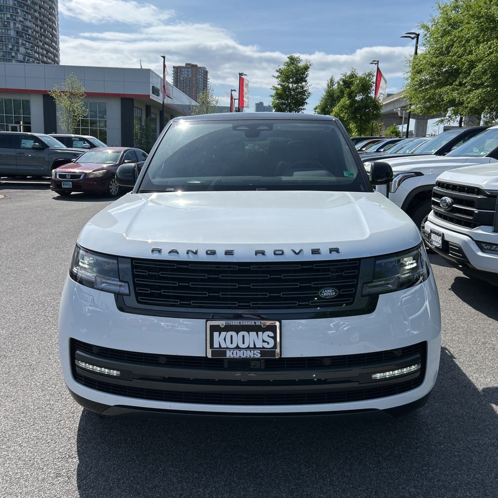 2025 Land Rover Range Rover P400 SE LWB