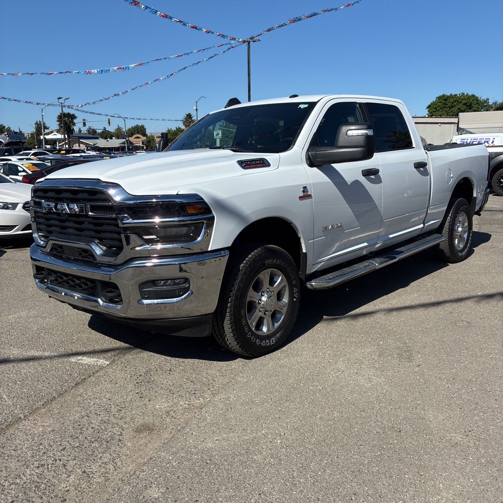 2025 Ram 2500 Big Horn Crew Cab 4x4 6'4" Box