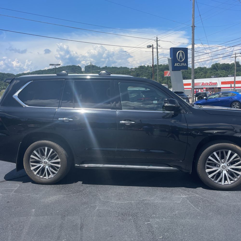 2019 Lexus LX 570 Two-Row