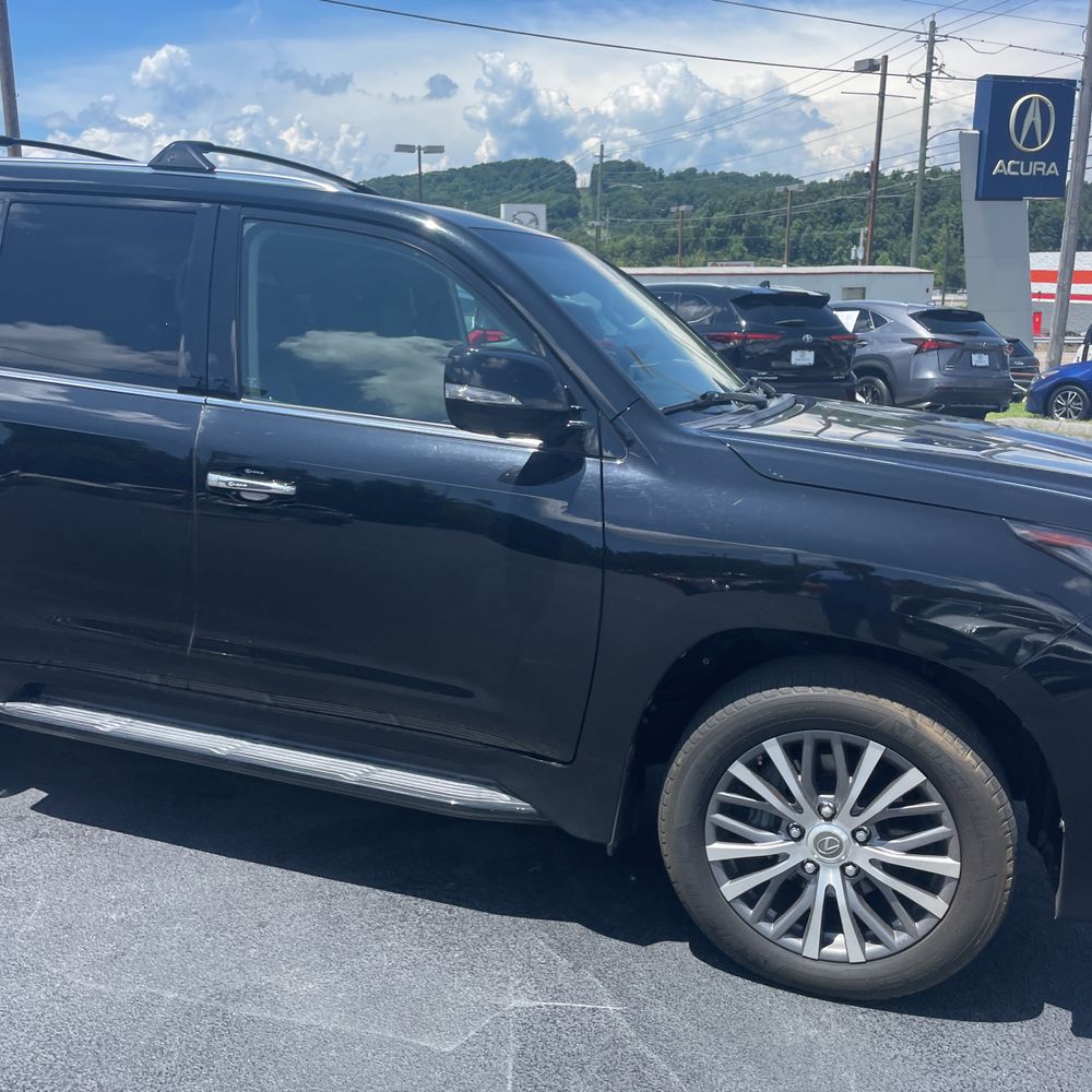 2019 Lexus LX 570 Two-Row