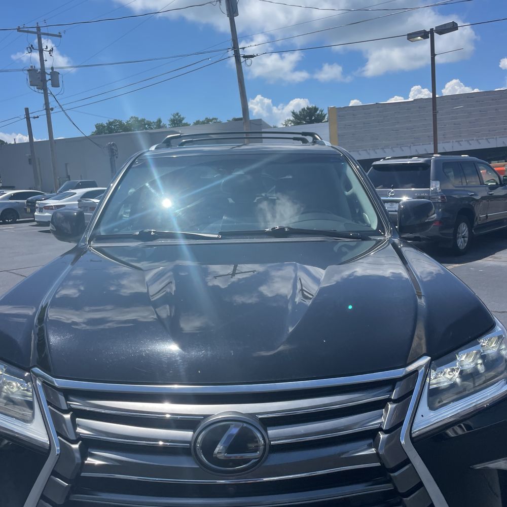2019 Lexus LX 570 Two-Row