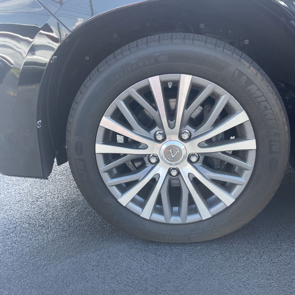 2019 Lexus LX 570 Two-Row