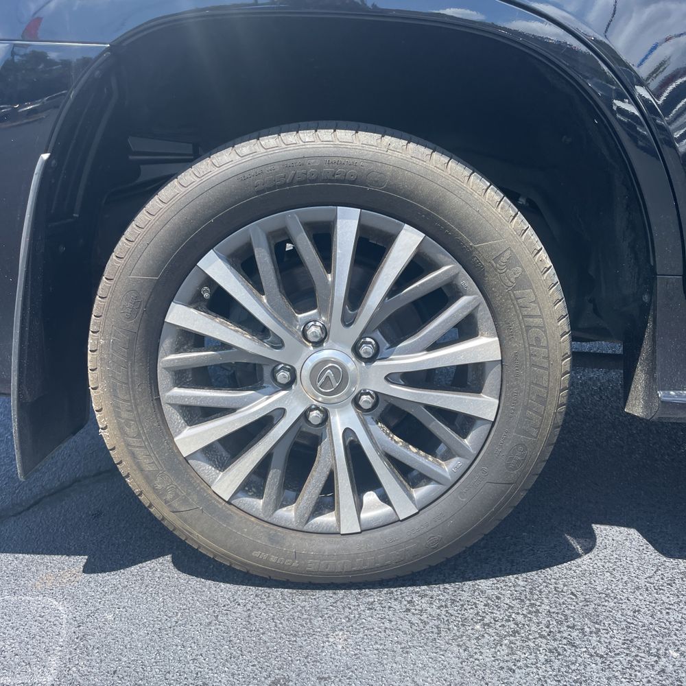 2019 Lexus LX 570 Two-Row