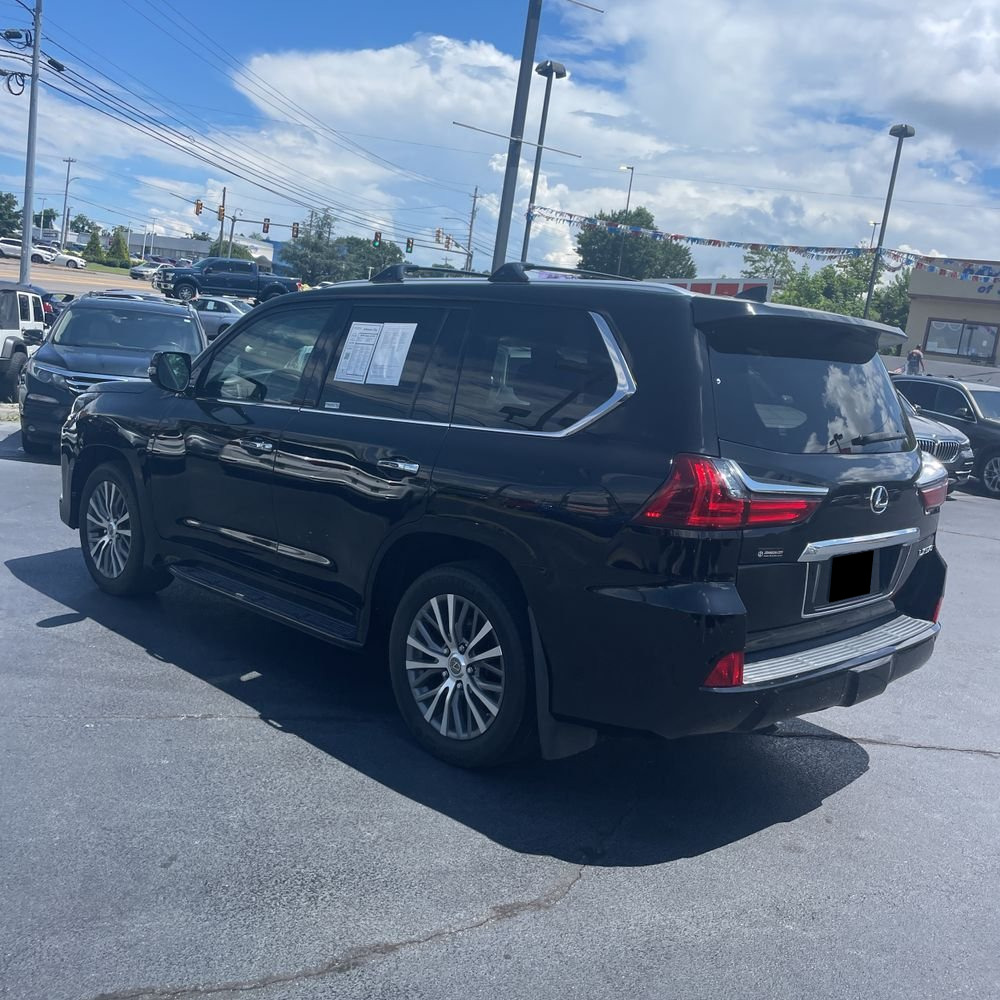2019 Lexus LX 570 Two-Row