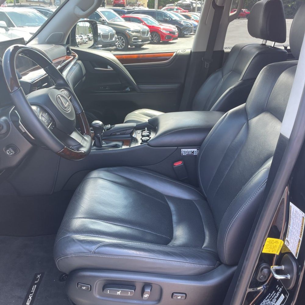 2019 Lexus LX 570 Two-Row