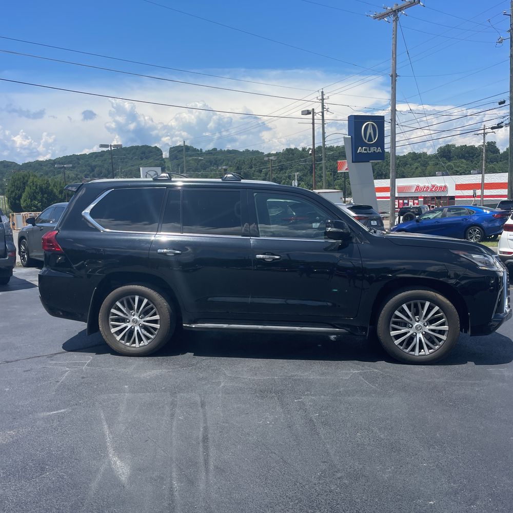 2019 Lexus LX 570 Two-Row