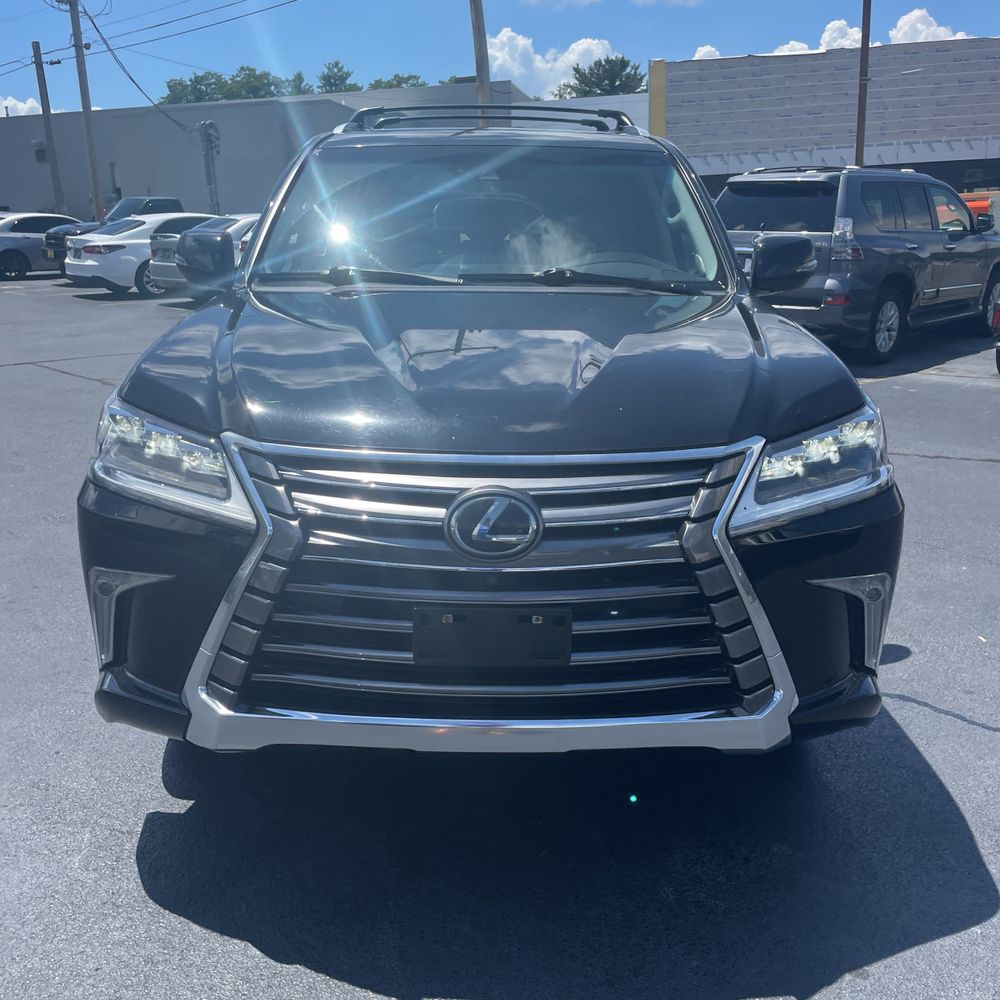 2019 Lexus LX 570 Two-Row