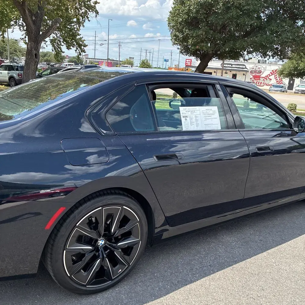 2023 BMW 7-Series 740i