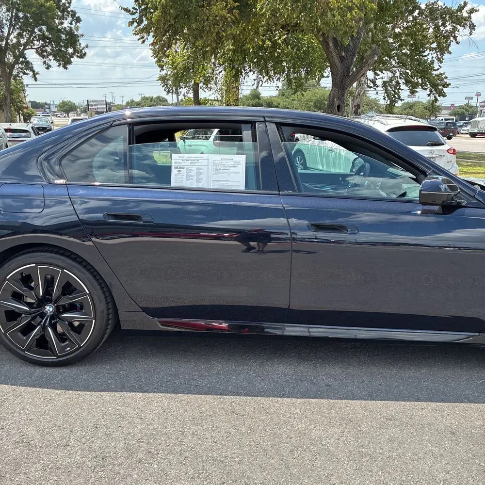 2023 BMW 7-Series 740i