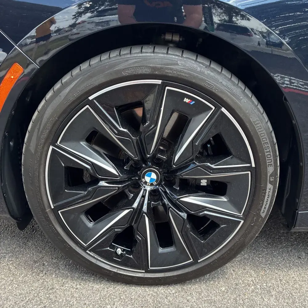 2023 BMW 7-Series 740i