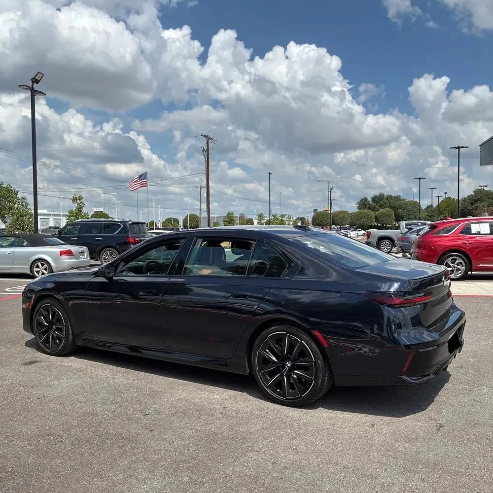 2023 BMW 7-Series 740i
