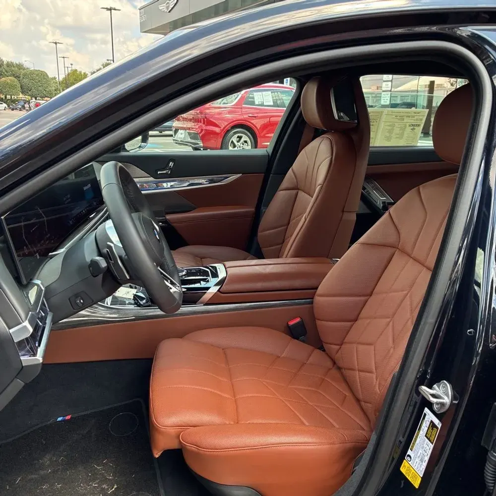 2023 BMW 7-Series 740i
