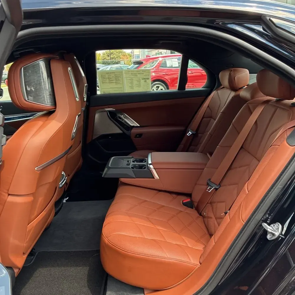 2023 BMW 7-Series 740i