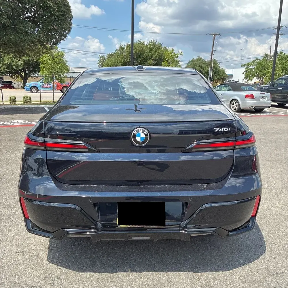 2023 BMW 7-Series 740i